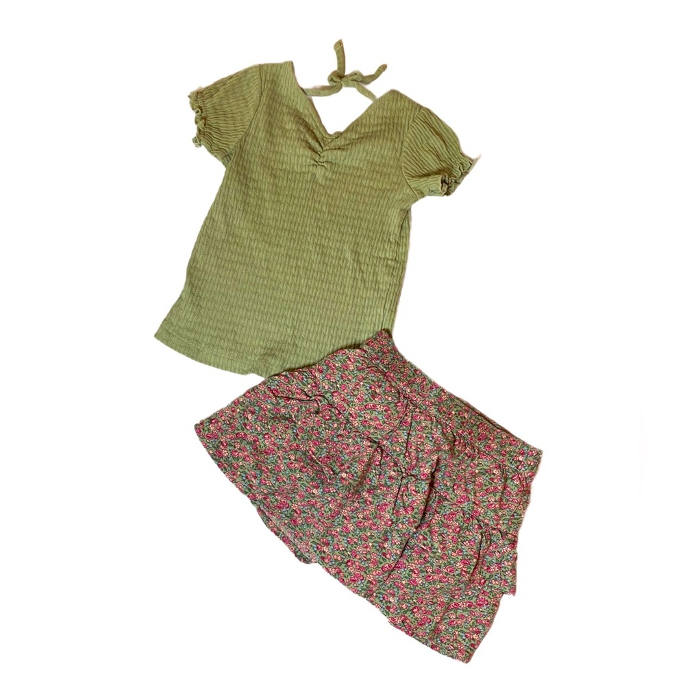 OshKosh B'gosh Textured Green Top And Flowered Skorts Size 3T